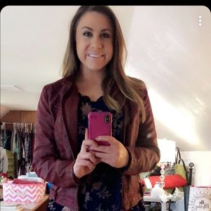 Meet your Posher, Angela